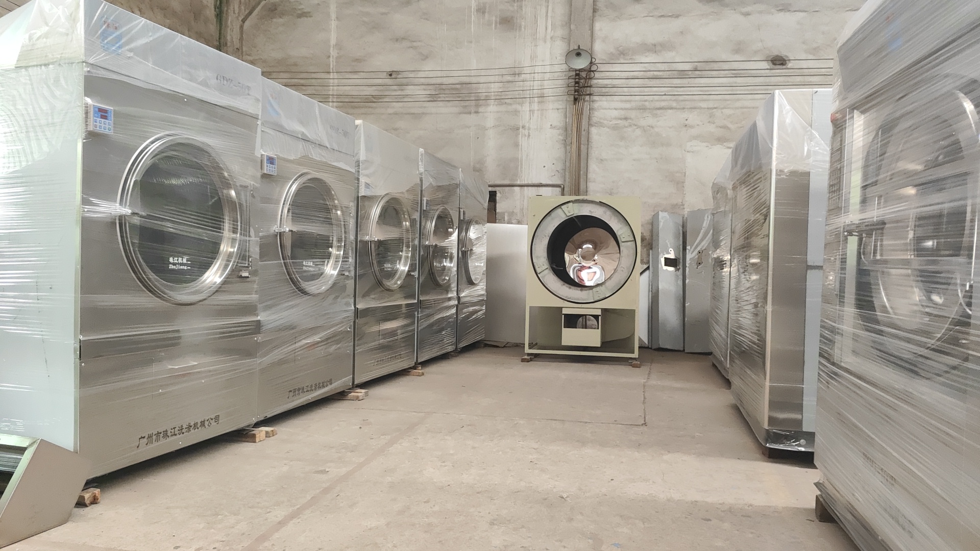 
大型餐馆洗衣房工业洗衣机怎么??？看珠江洗涤如何赢得百家知名企业青睐
